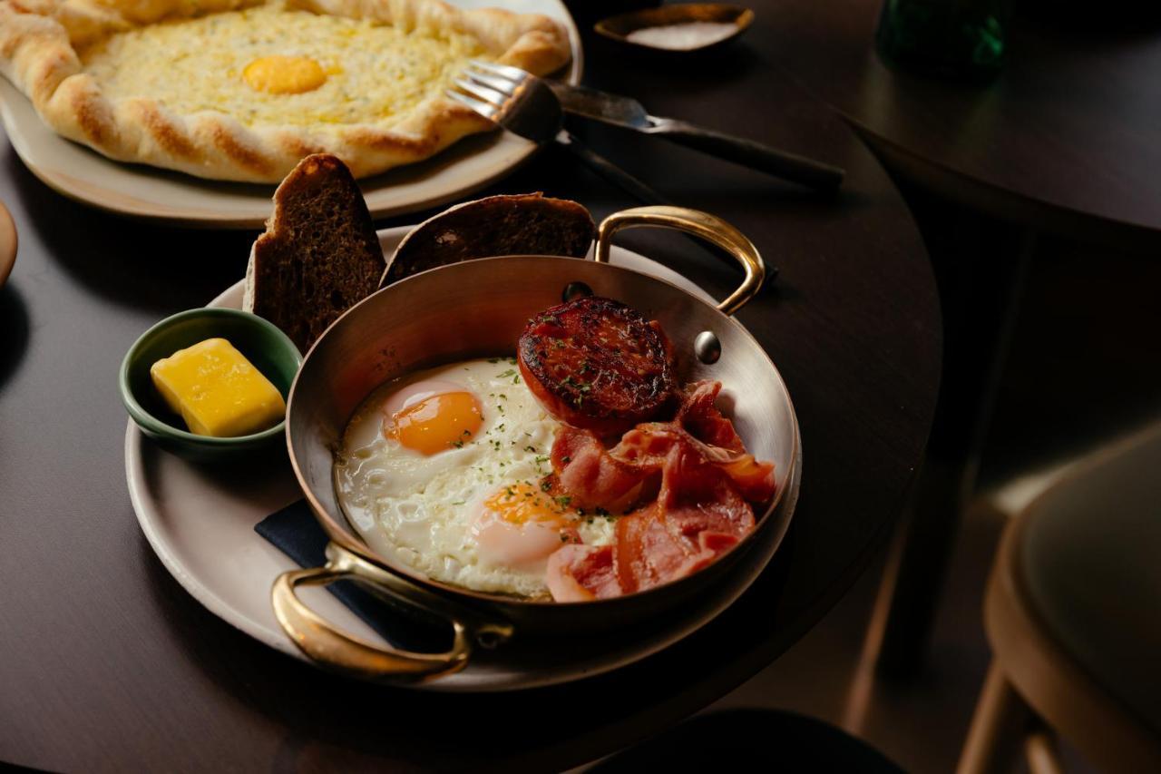 Qt Auckland Hotel Exterior photo A traditional English breakfast